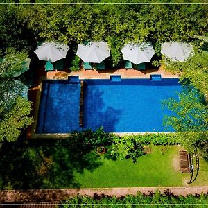 La Mer Resort